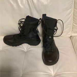 Nike combat boots for men
